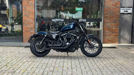 HARLEY-DAVIDSON SPORTSTER XL 883N IRON 